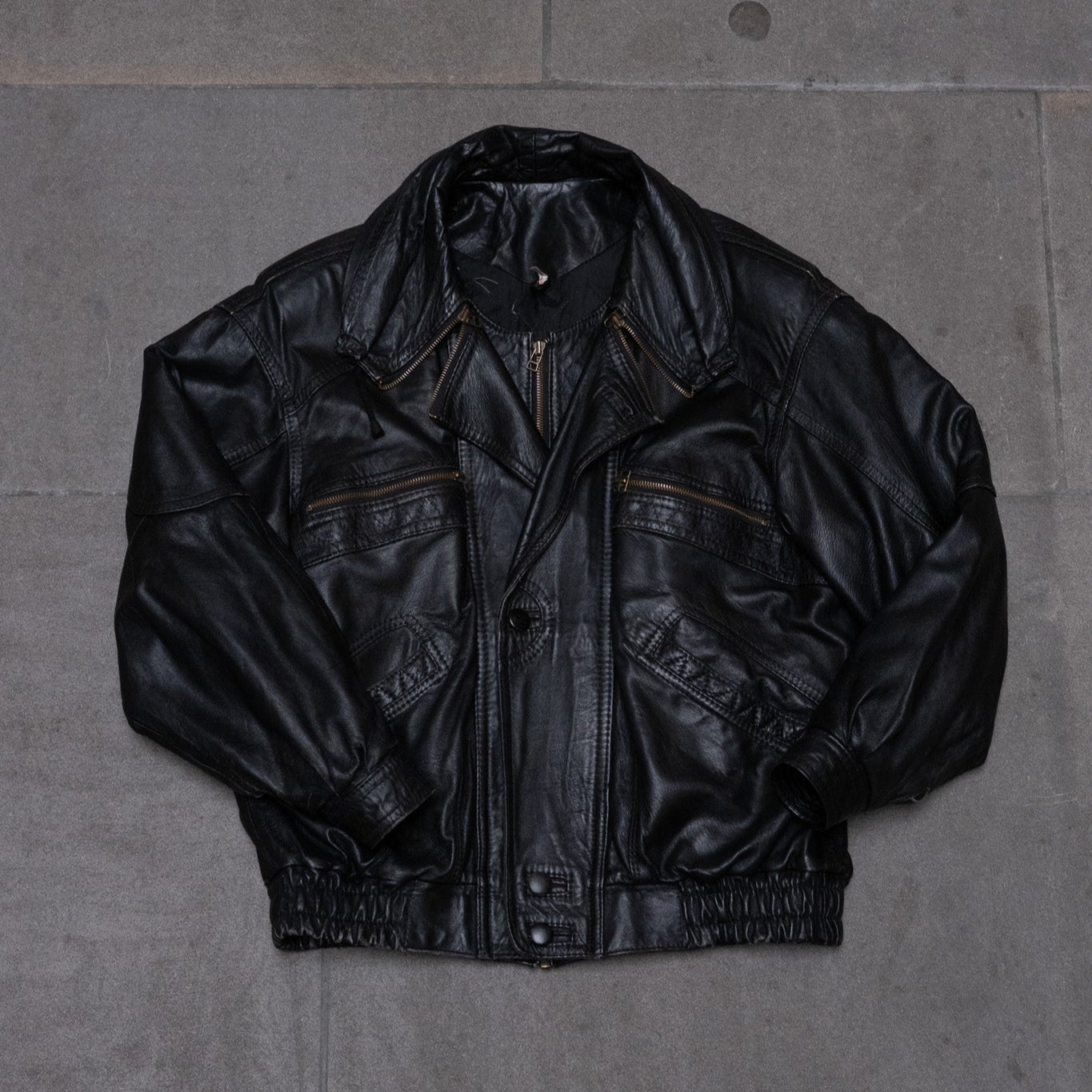 VINTAGE LEATHER JACKET